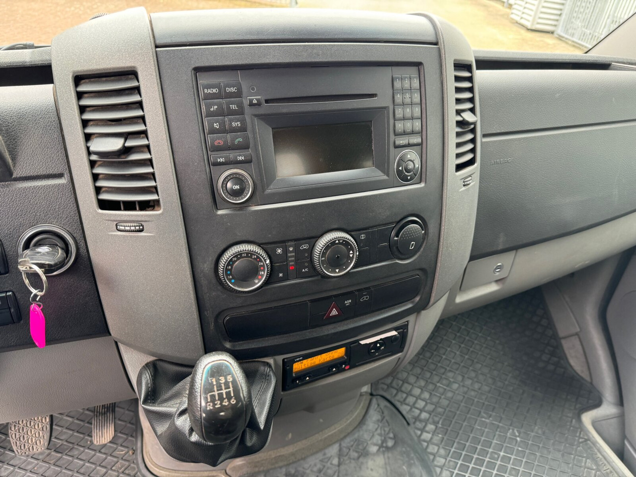 Mercedes-Benz Sprinter 313 CDI 4x2 Doka Sprinter 313 CDI 4x2 Doka, EEV - Xe tải khung gầm: hình 3 Mercedes-Benz Sprinter 313 CDI 4x2 Doka Sprinter 313 CDI 4x2 Doka, EEV - Xe tải khung gầm: hình 3