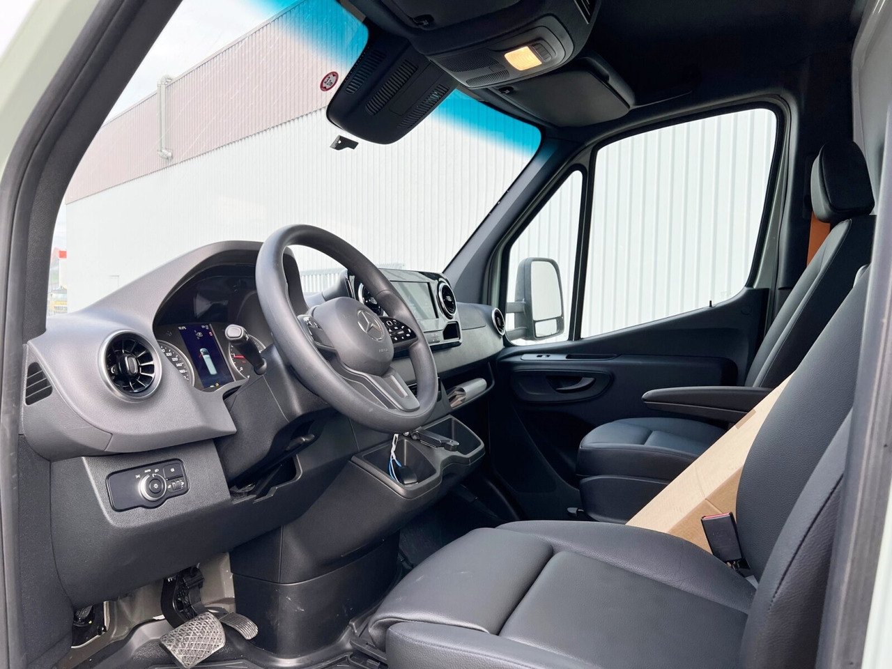 Mercedes-Benz Sprinter 516 FG 4x2 Sprinter 516 FG 4x2, MBUX, Autotransporter Comear - Xe van chở hàng: hình 5 Mercedes-Benz Sprinter 516 FG 4x2 Sprinter 516 FG 4x2, MBUX, Autotransporter Comear - Xe van chở hàng: hình 5