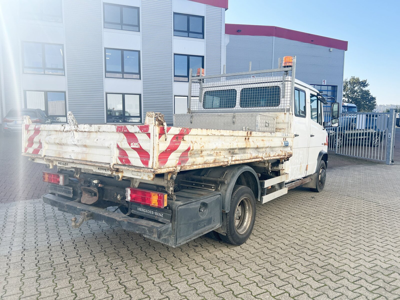 Mercedes-Benz Vario 816 D 4x2 Doka Vario 816 D 4x2 Doka, 2x AHK, Meiller Kipper - Xe ben: hình 3 Mercedes-Benz Vario 816 D 4x2 Doka Vario 816 D 4x2 Doka, 2x AHK, Meiller Kipper - Xe ben: hình 3