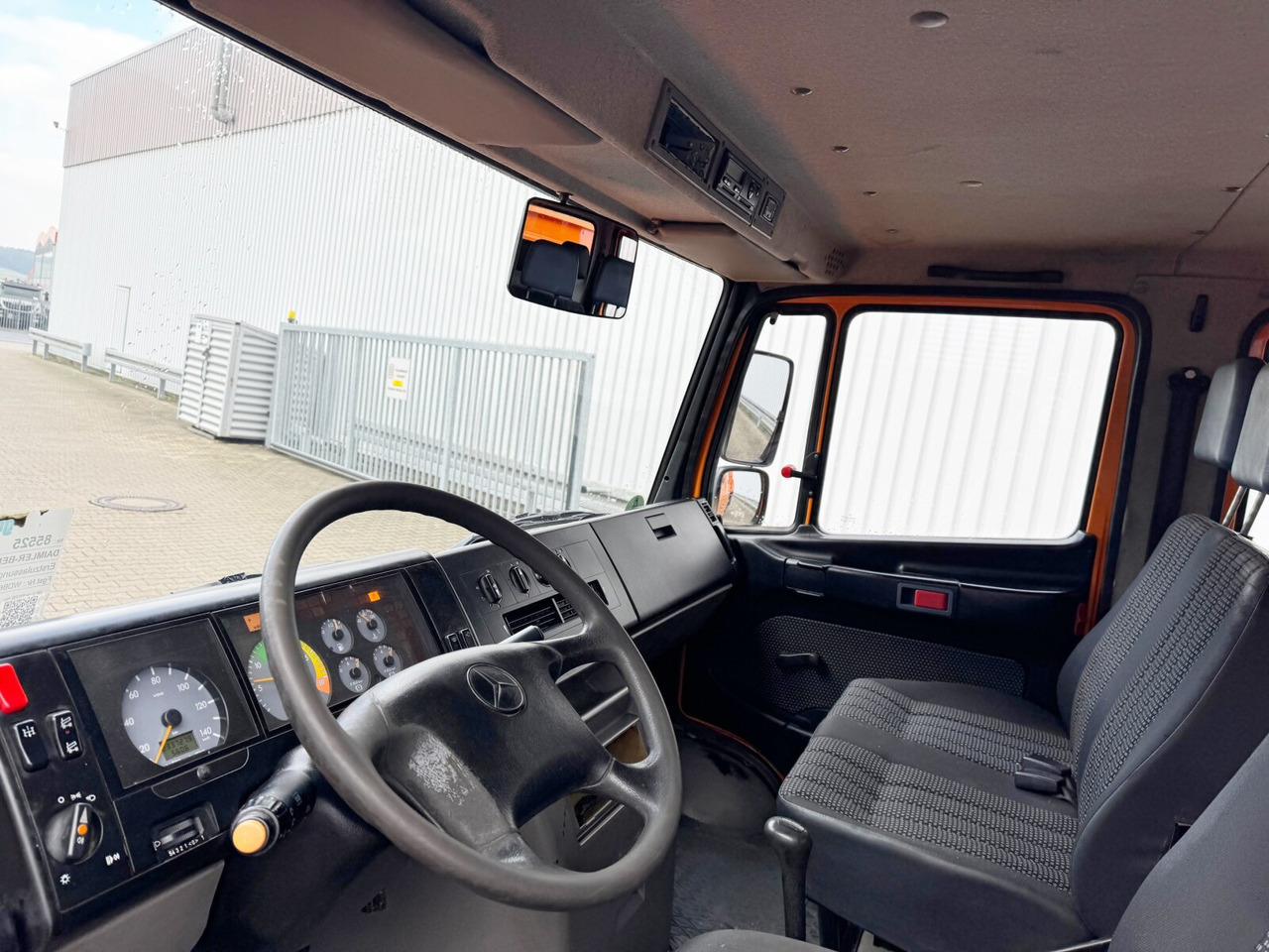 Mercedes-Benz Vario 816 D 4x2 Doka Vario 816 D 4x2 Doka, 2x AHK, Meiller Kipper, Ex-Stadtverwaltung - Xe ben nhỏ, Xe tải van: hình 4 Mercedes-Benz Vario 816 D 4x2 Doka Vario 816 D 4x2 Doka, 2x AHK, Meiller Kipper, Ex-Stadtverwaltung - Xe ben nhỏ, Xe tải van: hình 4
