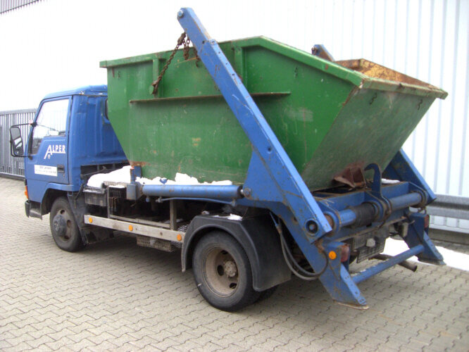 Mitsubishi Canter 4x2 - Xe tải chở thùng nhỏ: hình 2 Mitsubishi Canter 4x2 - Xe tải chở thùng nhỏ: hình 2