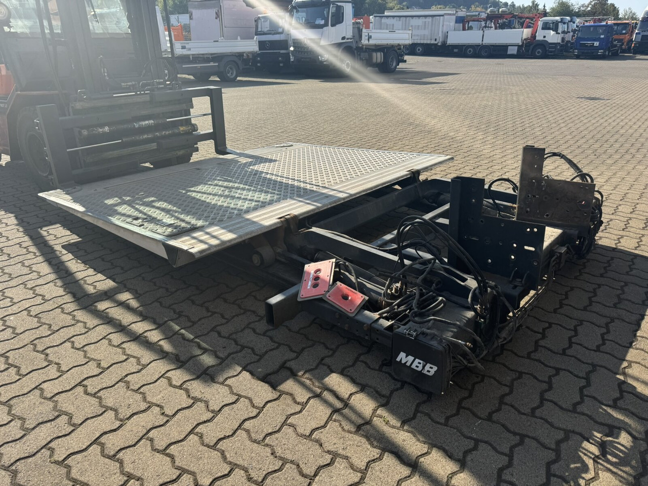 MBB C 2000 S Ladebordwand MBB C 2000 S Ladebordwand - Sơ mi rơ moóc: hình 3 MBB C 2000 S Ladebordwand MBB C 2000 S Ladebordwand - Sơ mi rơ moóc: hình 3
