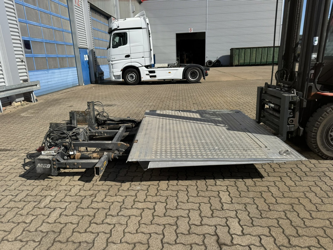 MBB C 2000 S Ladebordwand MBB C 2000 S Ladebordwand - Sơ mi rơ moóc: hình 2 MBB C 2000 S Ladebordwand MBB C 2000 S Ladebordwand - Sơ mi rơ moóc: hình 2