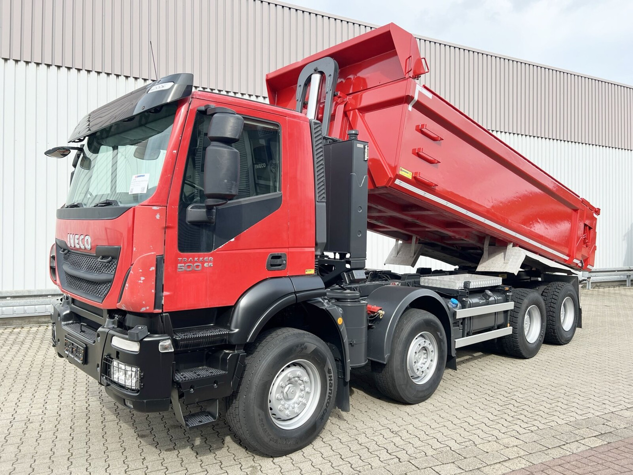 Trakker AD410T50 8x4 Trakker AD410T50 8x4, Stahlmulde ca. 16m³, hydr. Heckklappe - Xe ben: hình 1 Trakker AD410T50 8x4 Trakker AD410T50 8x4, Stahlmulde ca. 16m³, hydr. Heckklappe - Xe ben: hình 1