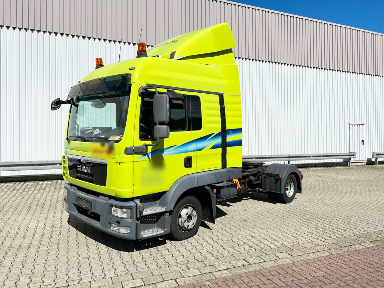 MAN TGL 8.220 4X2 BL TGL 8.220 4X2 BL - Xe đầu kéo: hình 1 MAN TGL 8.220 4X2 BL TGL 8.220 4X2 BL - Xe đầu kéo: hình 1