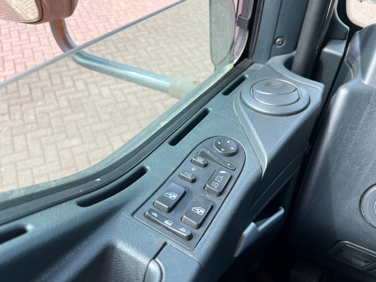 MAN TGL 8.220 4X2 BL TGL 8.220 4X2 BL - Xe đầu kéo: hình 4 MAN TGL 8.220 4X2 BL TGL 8.220 4X2 BL - Xe đầu kéo: hình 4
