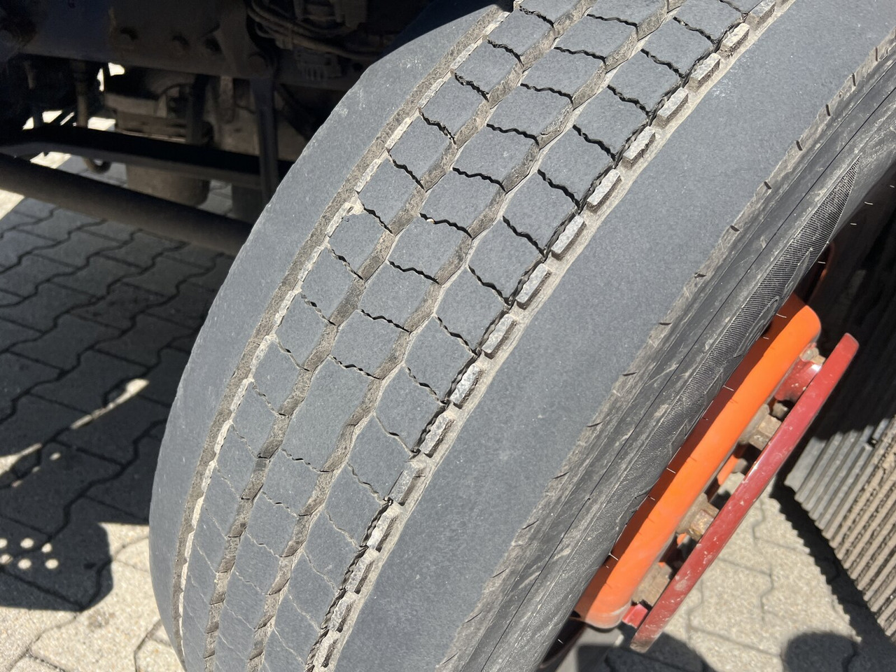MAN TGX 26.500 6X2/4 BLS TGX 26.500 6X2/4 BLS, Intarder, Vorlauflenk-/lift, XXL-Fahrerhaus, 70t - Xe đầu kéo: hình 4 MAN TGX 26.500 6X2/4 BLS TGX 26.500 6X2/4 BLS, Intarder, Vorlauflenk-/lift, XXL-Fahrerhaus, 70t - Xe đầu kéo: hình 4