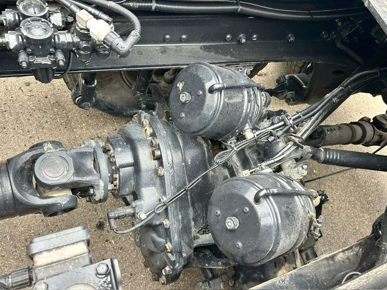 MAN TGX 33.640 6x4 BB TGX 33.640 6x4 BB, Retarder, zZGG 180.000kg - Xe đầu kéo: hình 2 MAN TGX 33.640 6x4 BB TGX 33.640 6x4 BB, Retarder, zZGG 180.000kg - Xe đầu kéo: hình 2