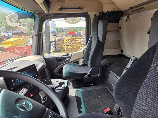 Mercedes-Benz Actros 1846 LS 4x2 Actros 1846 LS 4x2 MultimediaCockpit, StreamSpace, ADR - Xe đầu kéo: hình 3 Mercedes-Benz Actros 1846 LS 4x2 Actros 1846 LS 4x2 MultimediaCockpit, StreamSpace, ADR - Xe đầu kéo: hình 3