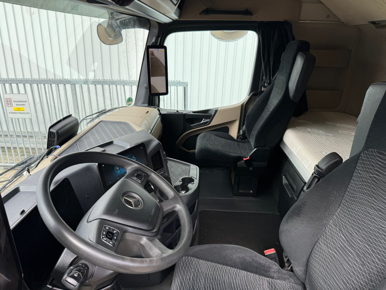 Interior photo 2: Xe đầu kéo Mercedes-Benz Actros 1848 LS 4x2 Actros 1848 LS 4x2, Vollumer, Retarder