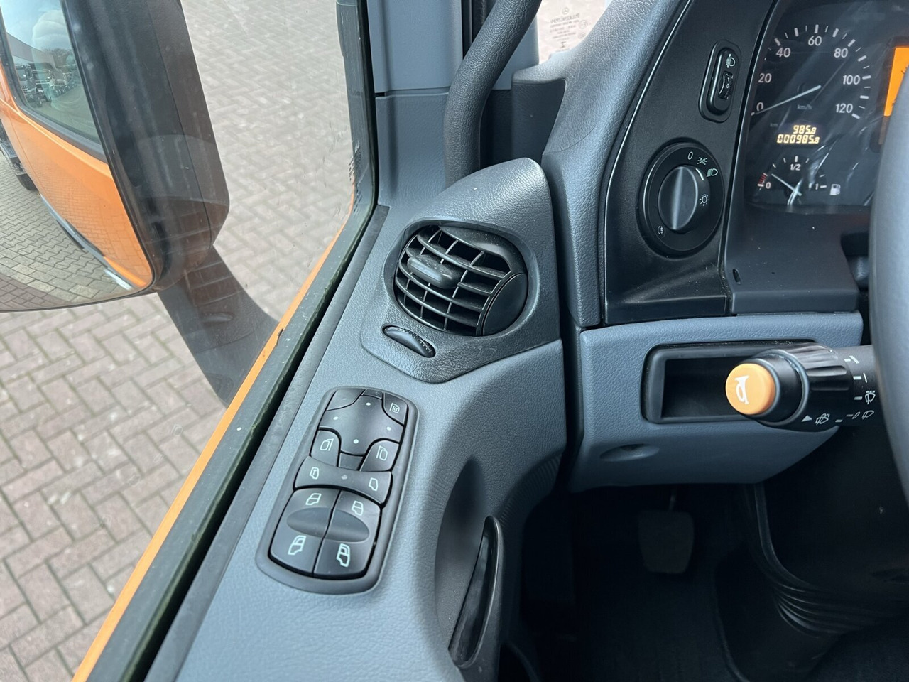 Mercedes-Benz Actros 2141 K 4x2 Actros 2141 K 4x2 - Xe đầu kéo: hình 5 Mercedes-Benz Actros 2141 K 4x2 Actros 2141 K 4x2 - Xe đầu kéo: hình 5