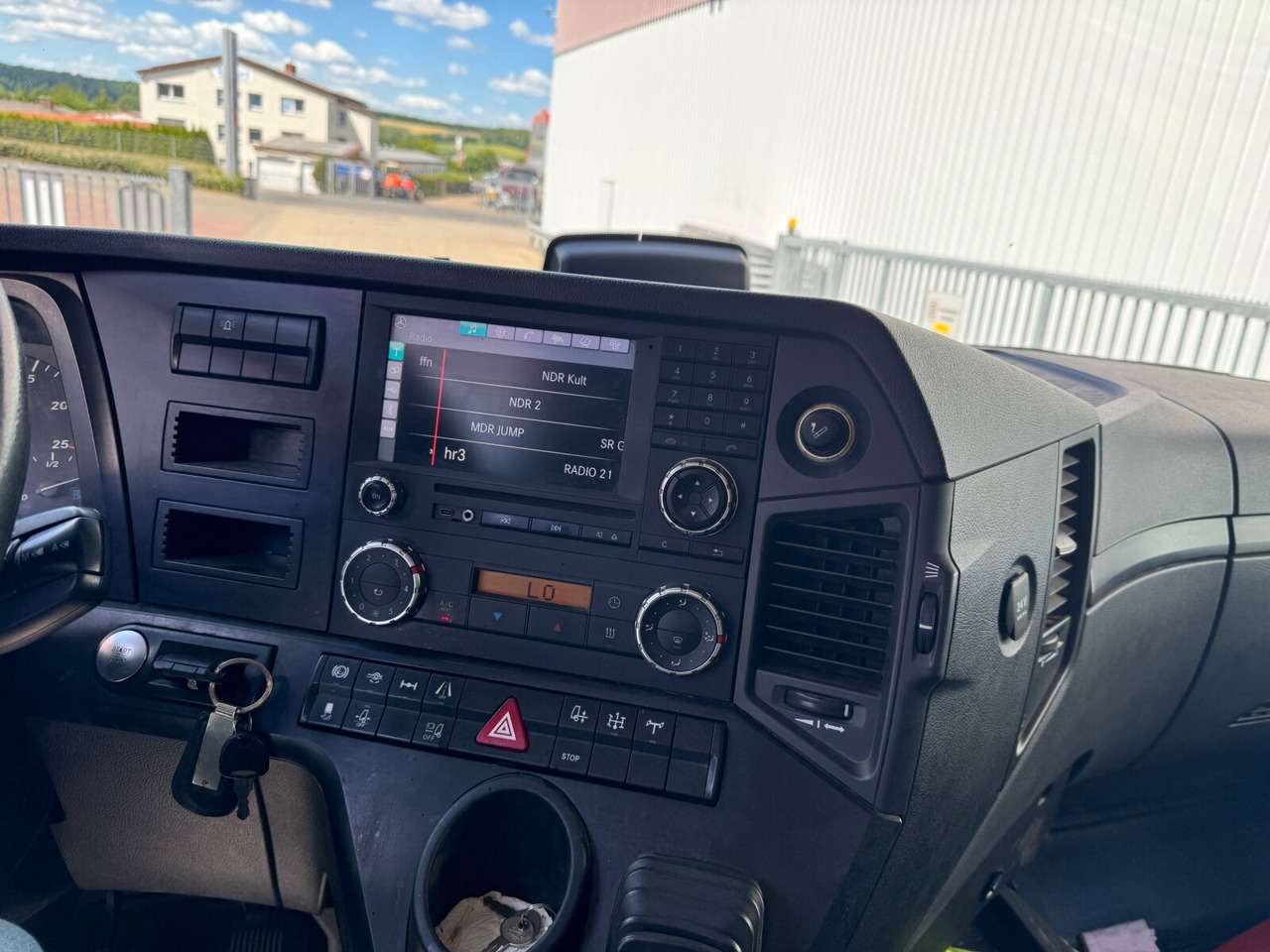 Mercedes-Benz Arocs 1845 LS 4x4 HAD Arocs 1845 LS 4x4 HAD, Retarder, Navi, HydroDrive, Kipphydraulik - Xe đầu kéo: hình 2 Mercedes-Benz Arocs 1845 LS 4x4 HAD Arocs 1845 LS 4x4 HAD, Retarder, Navi, HydroDrive, Kipphydraulik - Xe đầu kéo: hình 2