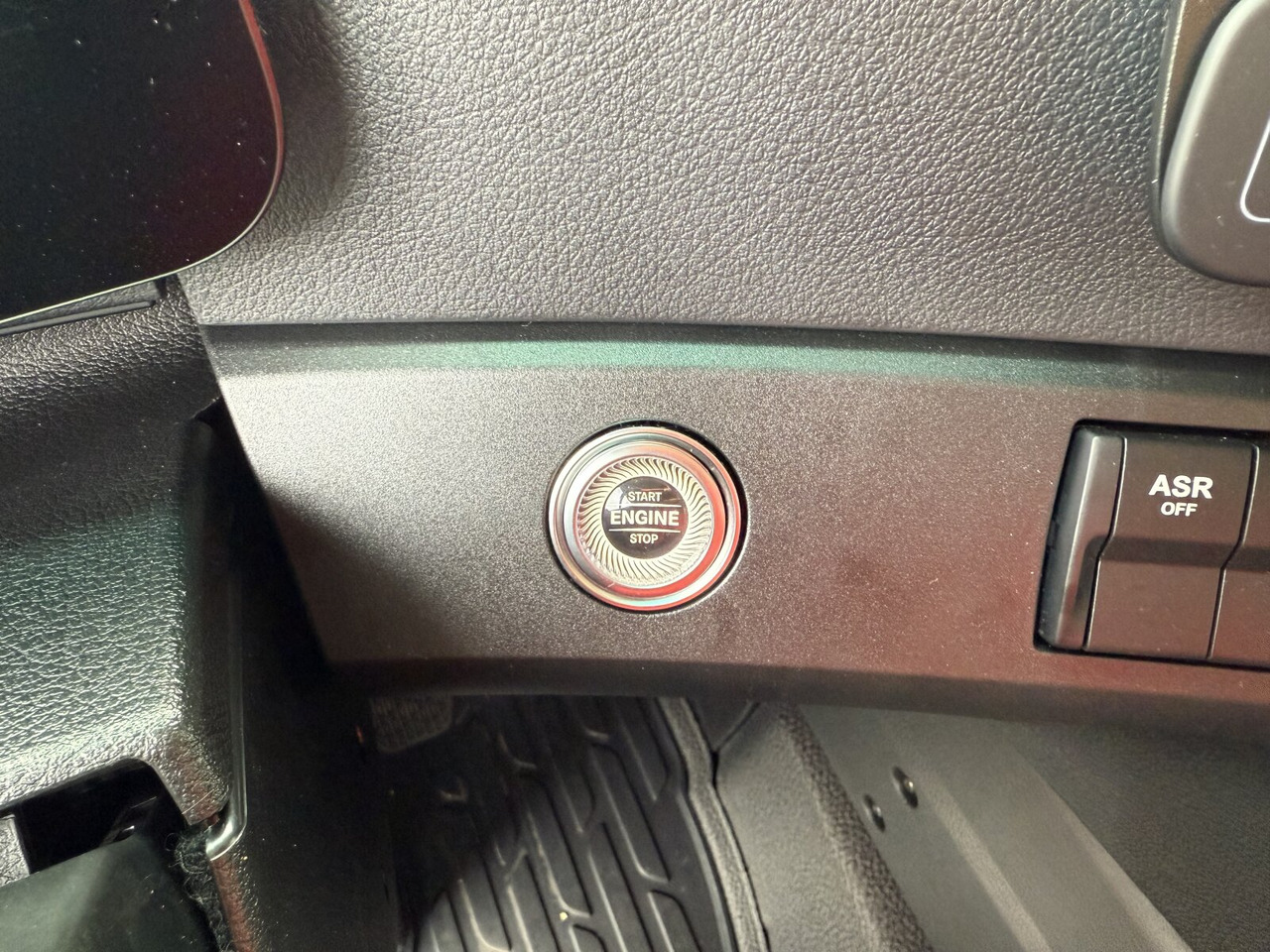 Xe đầu kéo mới Mercedes-Benz Arocs 1853 AS 4x4 Arocs 1853 AS 4x4, Retarder, MultimediaCockpit, Navi: hình 7 Xe đầu kéo mới Mercedes-Benz Arocs 1853 AS 4x4 Arocs 1853 AS 4x4, Retarder, MultimediaCockpit, Navi: hình 7