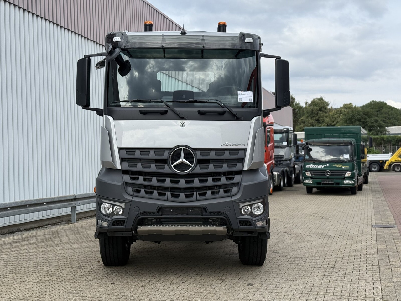 Xe đầu kéo mới Mercedes-Benz Arocs 1853 AS 4x4 Arocs 1853 AS 4x4, Retarder, MultimediaCockpit, Navi: hình 9 Xe đầu kéo mới Mercedes-Benz Arocs 1853 AS 4x4 Arocs 1853 AS 4x4, Retarder, MultimediaCockpit, Navi: hình 9