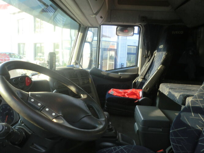 Stralis 440S43T/P 4x2 Stralis 440S43T/P 4x2, ONLY FOR SPAREPARTS!!! - Xe đầu kéo: hình 4 Stralis 440S43T/P 4x2 Stralis 440S43T/P 4x2, ONLY FOR SPAREPARTS!!! - Xe đầu kéo: hình 4