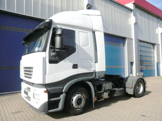 Stralis 440S45T/P 4x2 Stralis 440S45T/P 4x2 - Xe đầu kéo: hình 1 Stralis 440S45T/P 4x2 Stralis 440S45T/P 4x2 - Xe đầu kéo: hình 1