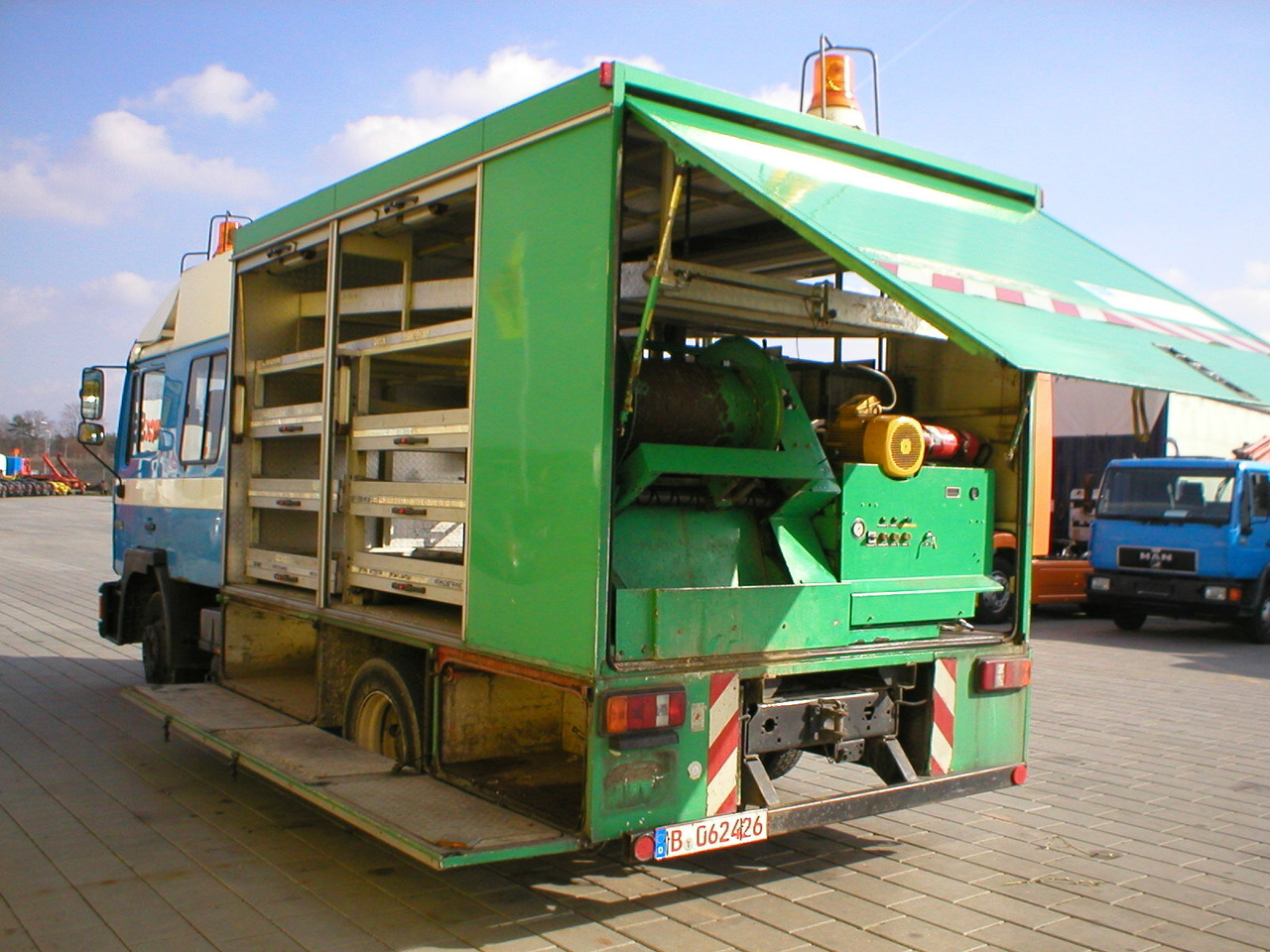 MAN M02 12.232 4x2 Spülwagen - Xe tải: hình 2 MAN M02 12.232 4x2 Spülwagen - Xe tải: hình 2