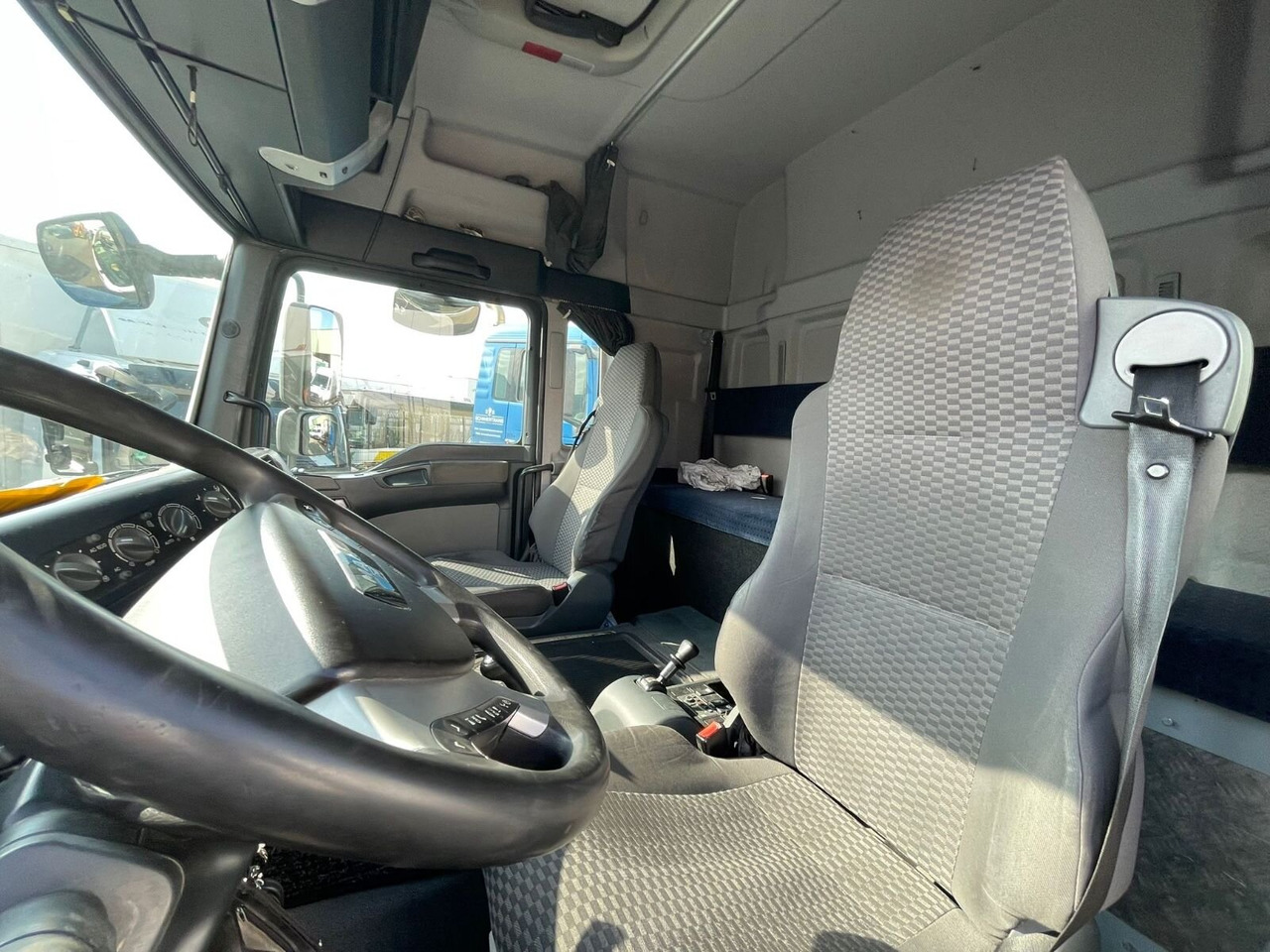 MAN TGM 18.330 4X2 LL TGM 18.330 4X2 LL, Fahrschulausstattung - Xe tải: hình 3 MAN TGM 18.330 4X2 LL TGM 18.330 4X2 LL, Fahrschulausstattung - Xe tải: hình 3