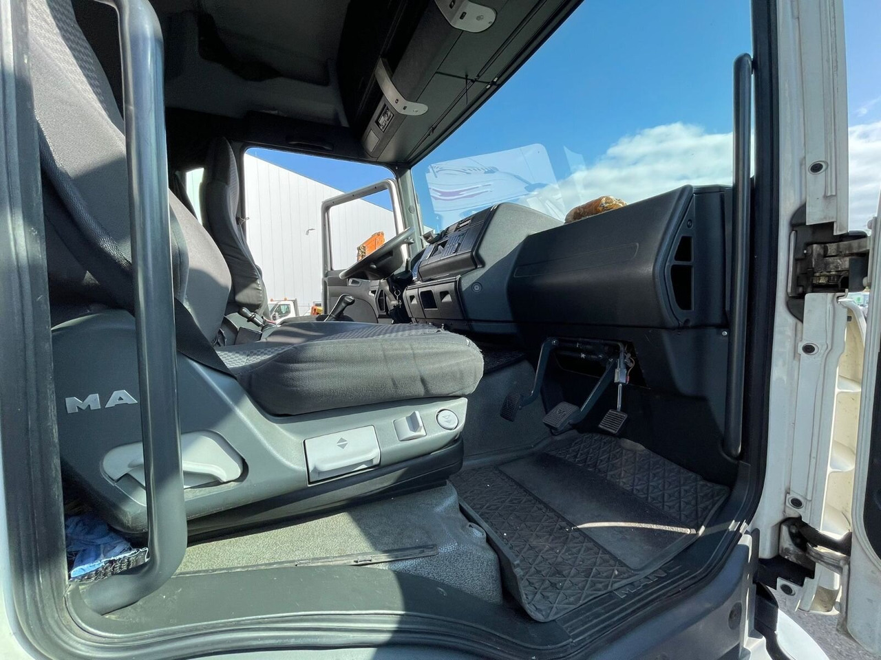 MAN TGM 18.330 4X2 LL TGM 18.330 4X2 LL, Fahrschulausstattung - Xe tải: hình 5 MAN TGM 18.330 4X2 LL TGM 18.330 4X2 LL, Fahrschulausstattung - Xe tải: hình 5
