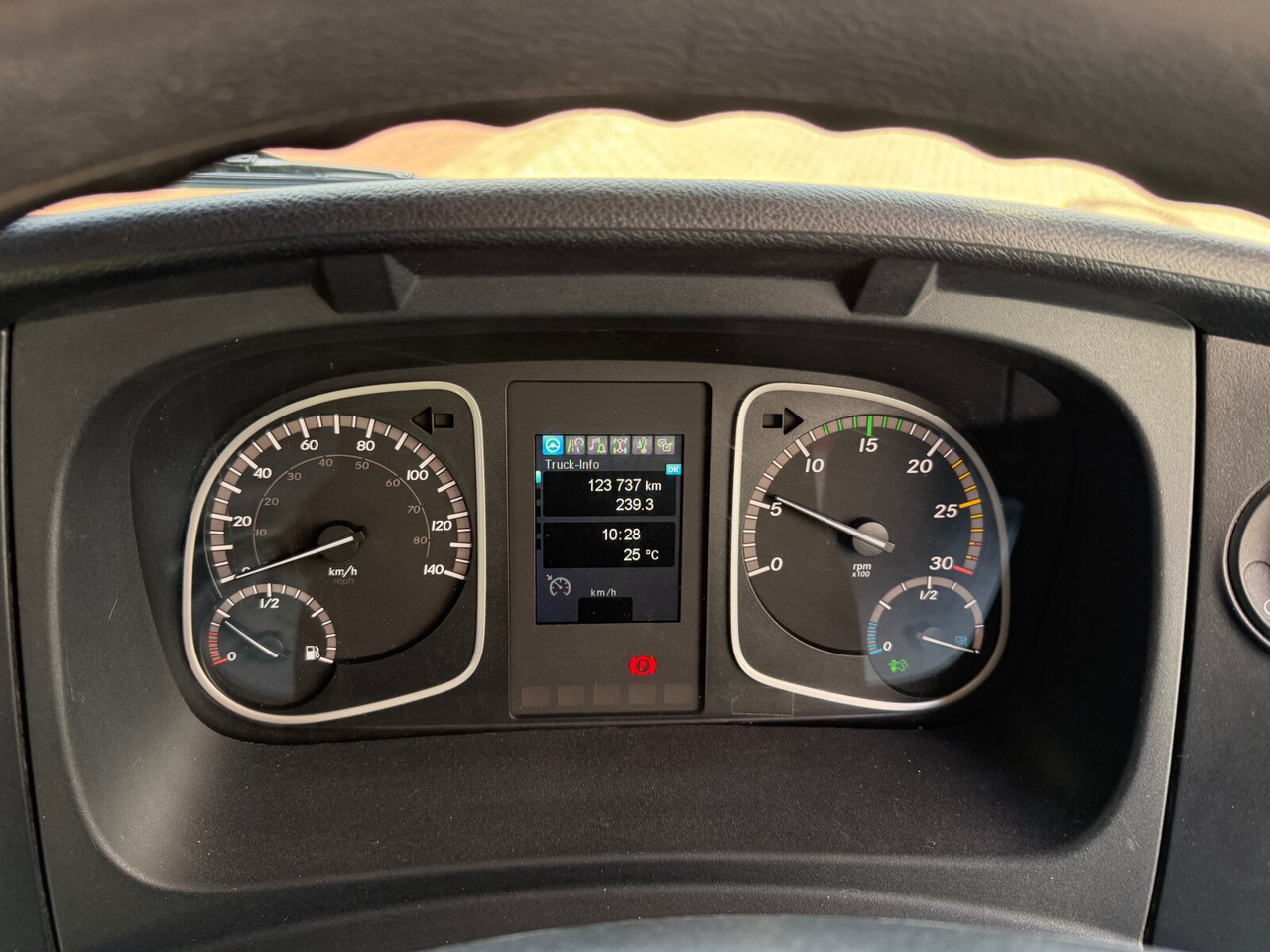 Mercedes-Benz Atego 1524 LKO 4x2 Atego 1524 LKO 4x2, Kehrmaschine FAUN Viajet 6RH - Xe tải: hình 5 Mercedes-Benz Atego 1524 LKO 4x2 Atego 1524 LKO 4x2, Kehrmaschine FAUN Viajet 6RH - Xe tải: hình 5