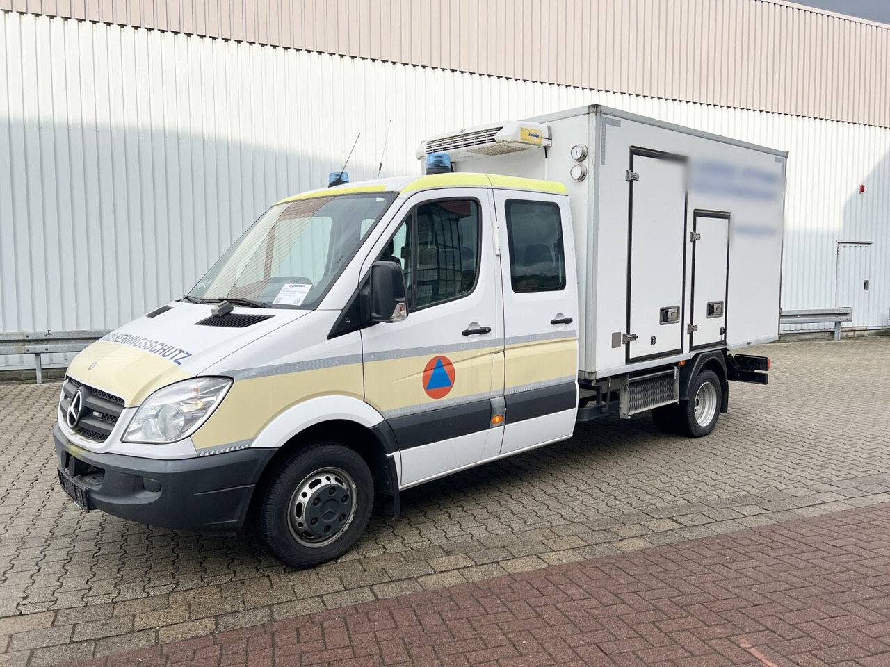 Mercedes-Benz Sprinter 515 4x2 Doka Sprinter 515 4x2 Doka, Kühlkoffer - Xe tải: hình 1 Mercedes-Benz Sprinter 515 4x2 Doka Sprinter 515 4x2 Doka, Kühlkoffer - Xe tải: hình 1