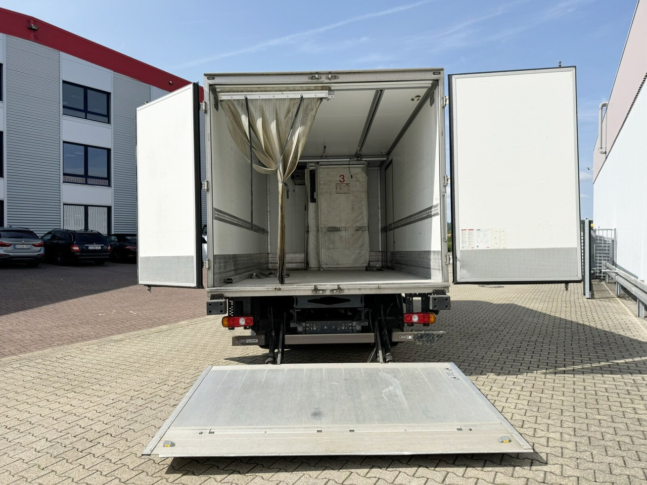 Mitsubishi Canter Fuso 7C15 4x2 Canter Fuso 7C15 4x2, Kühler, LBW - Xe tải: hình 2 Mitsubishi Canter Fuso 7C15 4x2 Canter Fuso 7C15 4x2, Kühler, LBW - Xe tải: hình 2