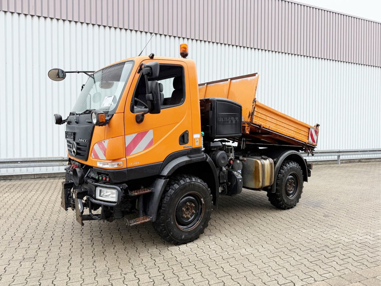 Unimog U 20 4x4 U 20 4x4, Kipper, Zapfwelle, Winterdienstausstattung, 2x AHK - Xe tải nhỏ: hình 1 Unimog U 20 4x4 U 20 4x4, Kipper, Zapfwelle, Winterdienstausstattung, 2x AHK - Xe tải nhỏ: hình 1