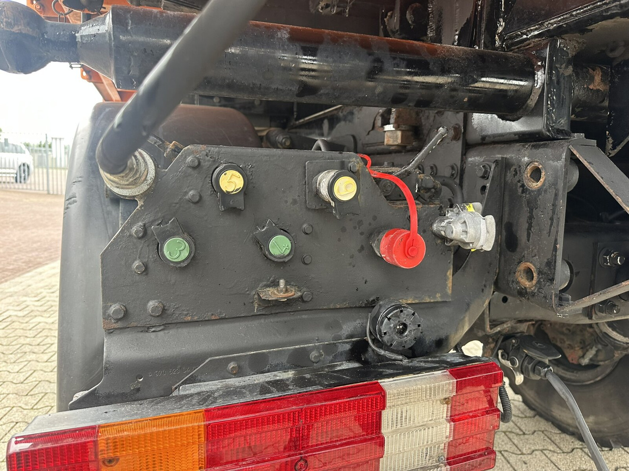 Unimog U500 4x4 U500 4x4 405/40 mit Heckkran Hiab 077-1 HiDuo, absattelbar, Funk - Xe tải nhỏ: hình 5 Unimog U500 4x4 U500 4x4 405/40 mit Heckkran Hiab 077-1 HiDuo, absattelbar, Funk - Xe tải nhỏ: hình 5