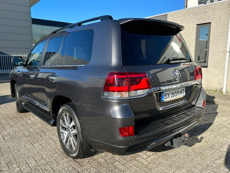 Toyota Land Cruiser V8 LAND CRUISER 200 V8 + CAMERA 360 + FRIDGE + DIESEL + ONLY EXPORT - SUV: hình 3 Toyota Land Cruiser V8 LAND CRUISER 200 V8 + CAMERA 360 + FRIDGE + DIESEL + ONLY EXPORT - SUV: hình 3