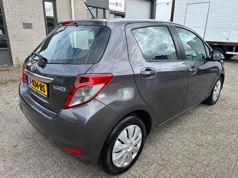 Toyota Yaris 1.4 D + NAVI + AIRCO + REAR CAMERA + APK / TUV + MARGE - Hatchback: hình 4 Toyota Yaris 1.4 D + NAVI + AIRCO + REAR CAMERA + APK / TUV + MARGE - Hatchback: hình 4