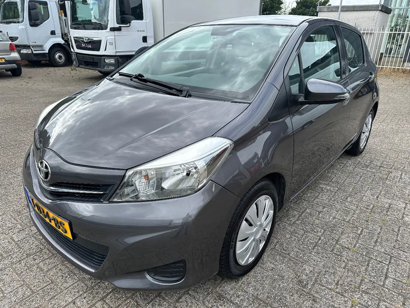 Toyota Yaris 1.4 D + NAVI + AIRCO + REAR CAMERA + APK / TUV + MARGE - Hatchback: hình 1 Toyota Yaris 1.4 D + NAVI + AIRCO + REAR CAMERA + APK / TUV + MARGE - Hatchback: hình 1