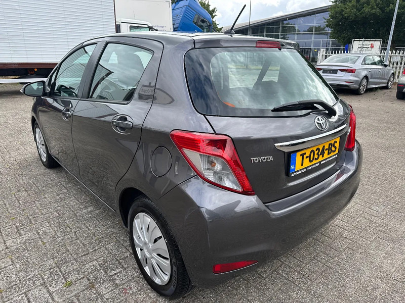 Toyota Yaris 1.4 D + NAVI + AIRCO + REAR CAMERA + APK / TUV + MARGE - Hatchback: hình 3 Toyota Yaris 1.4 D + NAVI + AIRCO + REAR CAMERA + APK / TUV + MARGE - Hatchback: hình 3