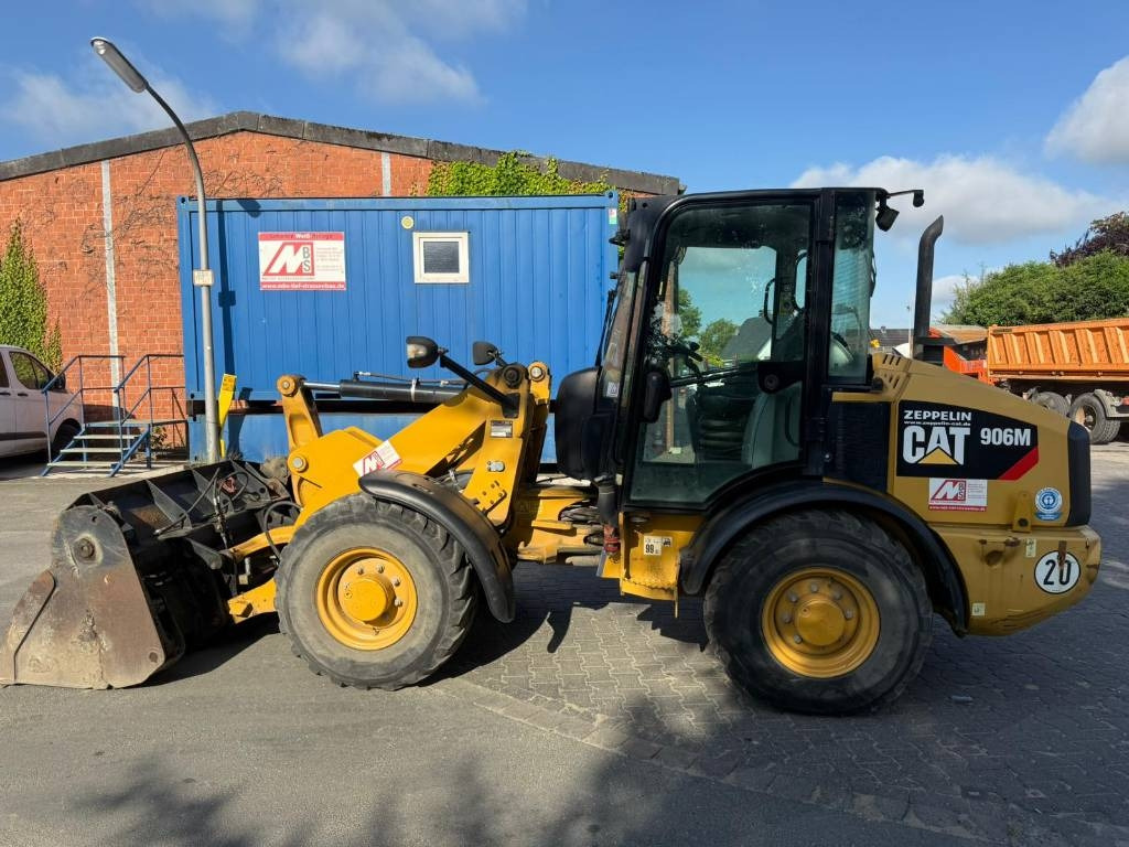 CAT 906M 1831h - Máy xúc lật bánh lốp: hình 1 CAT 906M 1831h - Máy xúc lật bánh lốp: hình 1