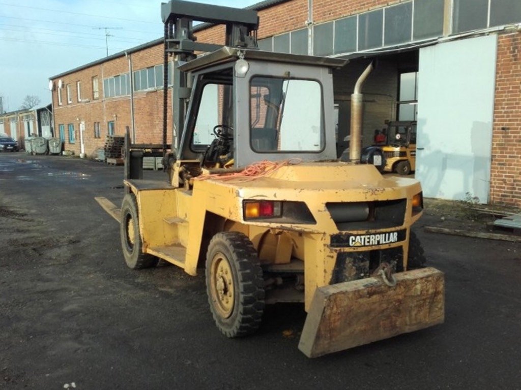 CAT DP90 - Xe nâng diesel: hình 2 CAT DP90 - Xe nâng diesel: hình 2
