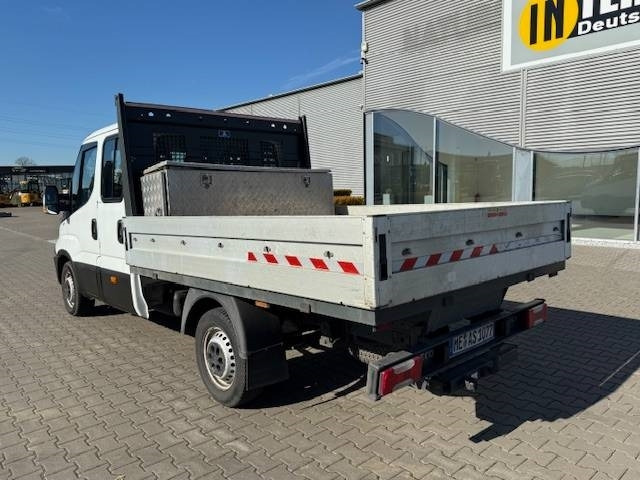 Iveco Daily 35 S12 - Xe van chở hàng: hình 2 Iveco Daily 35 S12 - Xe van chở hàng: hình 2