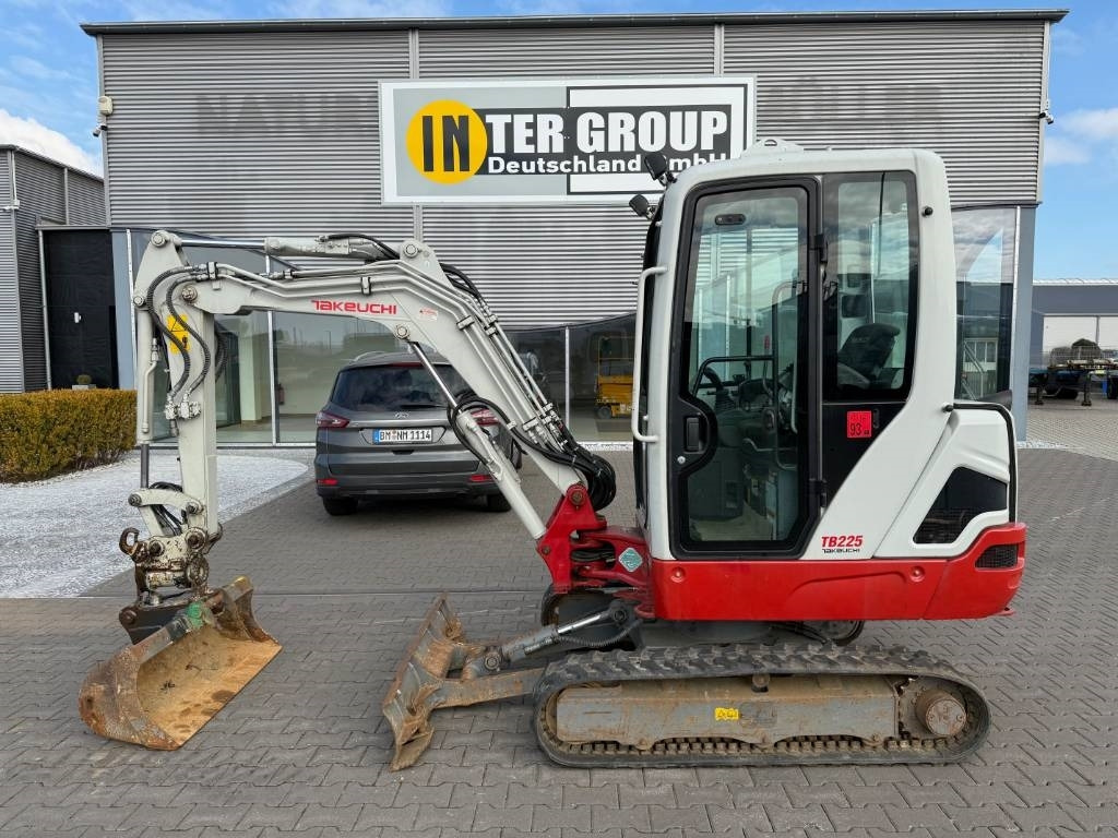 Takeuchi TB 225 V3 - Máy xúc mini: hình 1 Takeuchi TB 225 V3 - Máy xúc mini: hình 1