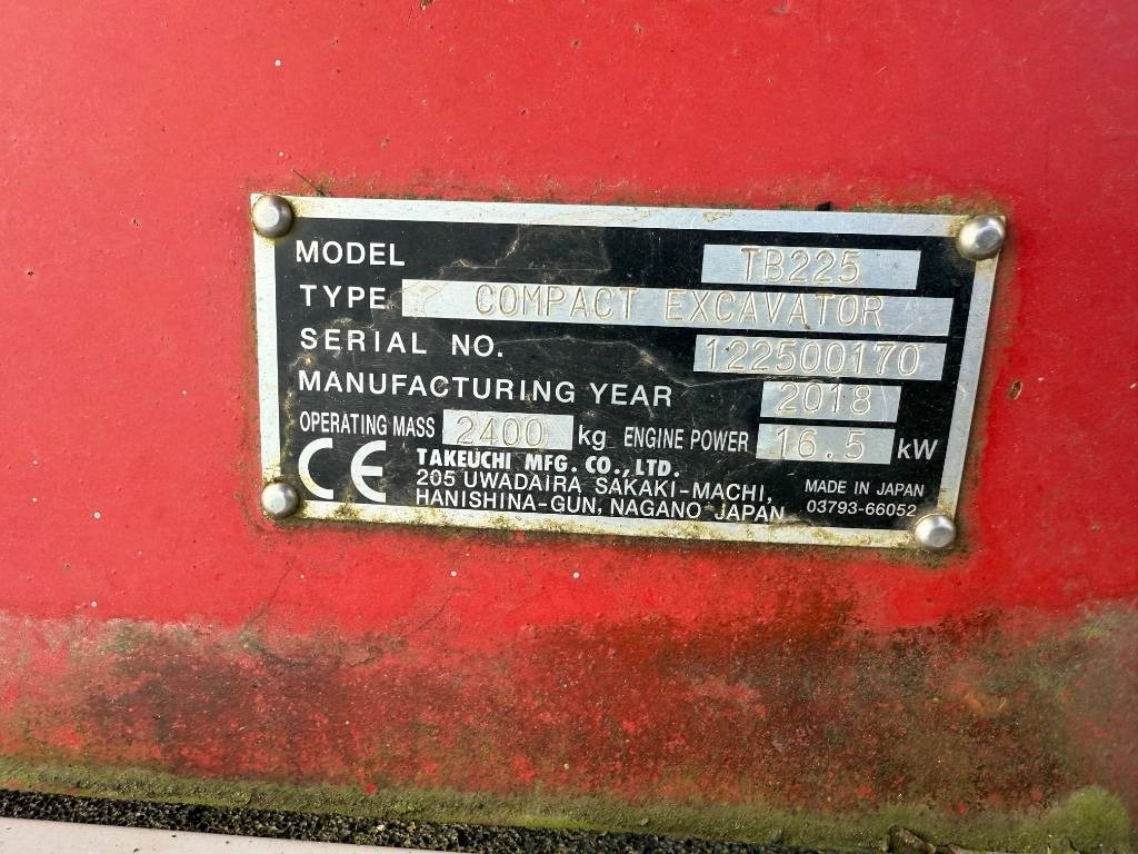Máy xúc mini mới Takeuchi TB 225 V3: hình 6 Máy xúc mini mới Takeuchi TB 225 V3: hình 6