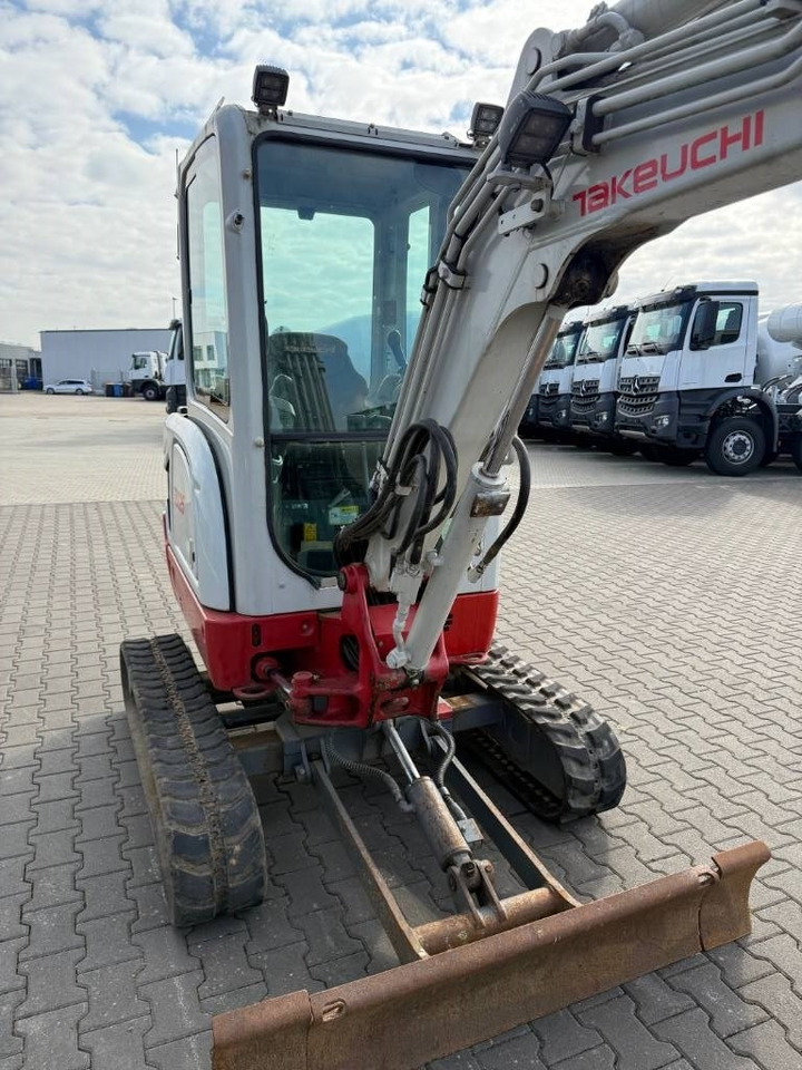 Máy xúc mini mới Takeuchi TB 225 V3: hình 16 Máy xúc mini mới Takeuchi TB 225 V3: hình 16