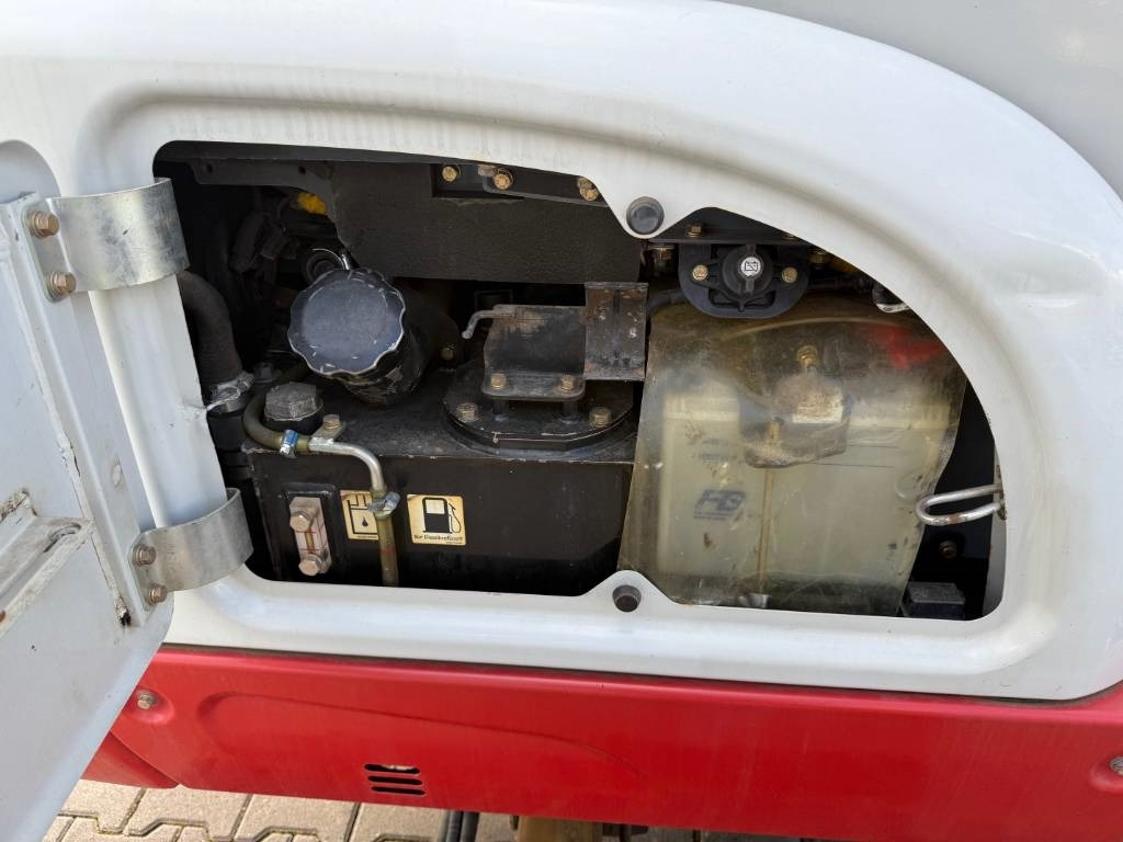 Máy xúc mini mới Takeuchi TB 225 V3: hình 14 Máy xúc mini mới Takeuchi TB 225 V3: hình 14