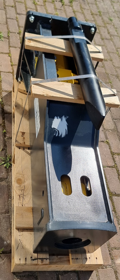 MUSTANG HM550 - Búa thủy lực cho Máy xúc: hình 4 MUSTANG HM550 - Búa thủy lực cho Máy xúc: hình 4