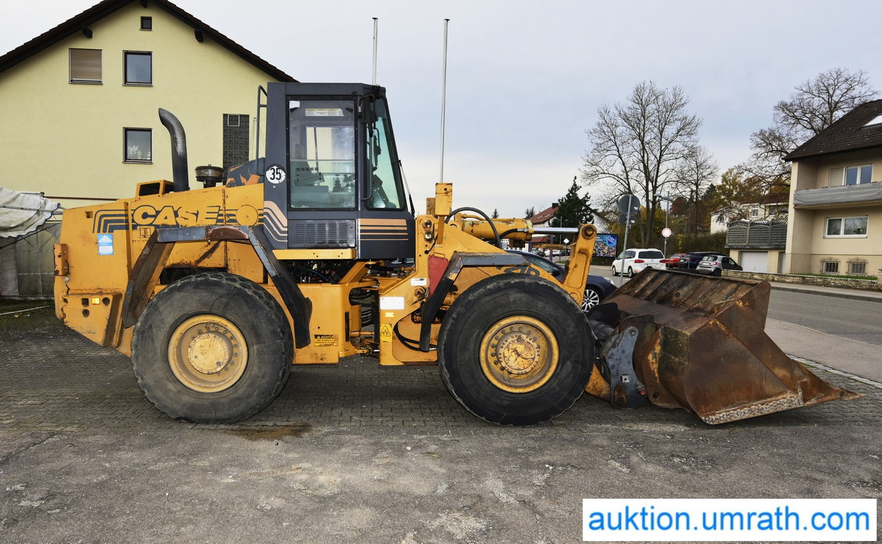 CASE 721 B - Máy xúc lật bánh lốp: hình 3 CASE 721 B - Máy xúc lật bánh lốp: hình 3