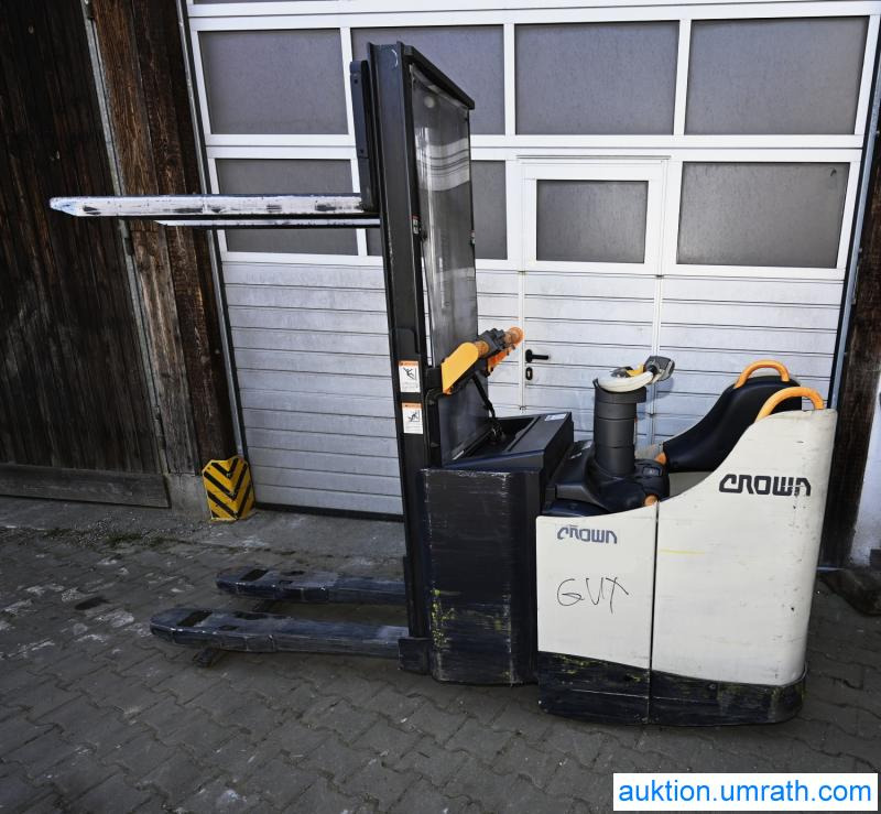 Crown DT 3040 Doppelstock Hochhubwagen Elektro Mitfahr- Hubwagen Initialhub - Máy lấy hàng: hình 1 Crown DT 3040 Doppelstock Hochhubwagen Elektro Mitfahr- Hubwagen Initialhub - Máy lấy hàng: hình 1