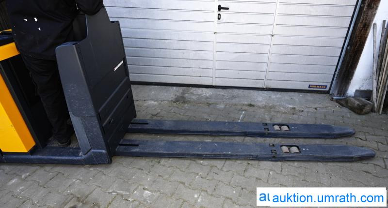 Kommissionierer Jungheinrich ECE 225 mit 72 Betriebsstunden Hubwagen Ameise Elektrohubwagen - Máy lấy hàng: hình 4 Kommissionierer Jungheinrich ECE 225 mit 72 Betriebsstunden Hubwagen Ameise Elektrohubwagen - Máy lấy hàng: hình 4