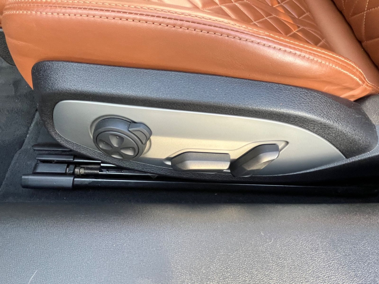 Xe hơi Audi TT Roadster 2.0 TFSI quattro: hình 14