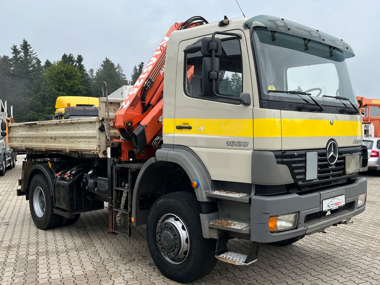 Mercedes-Benz Atego 1823 4x4 Kipper mit Kran Atlas 125.2 Funk - Xe ben, Xe cẩu tự hành: hình 2 Mercedes-Benz Atego 1823 4x4 Kipper mit Kran Atlas 125.2 Funk - Xe ben, Xe cẩu tự hành: hình 2