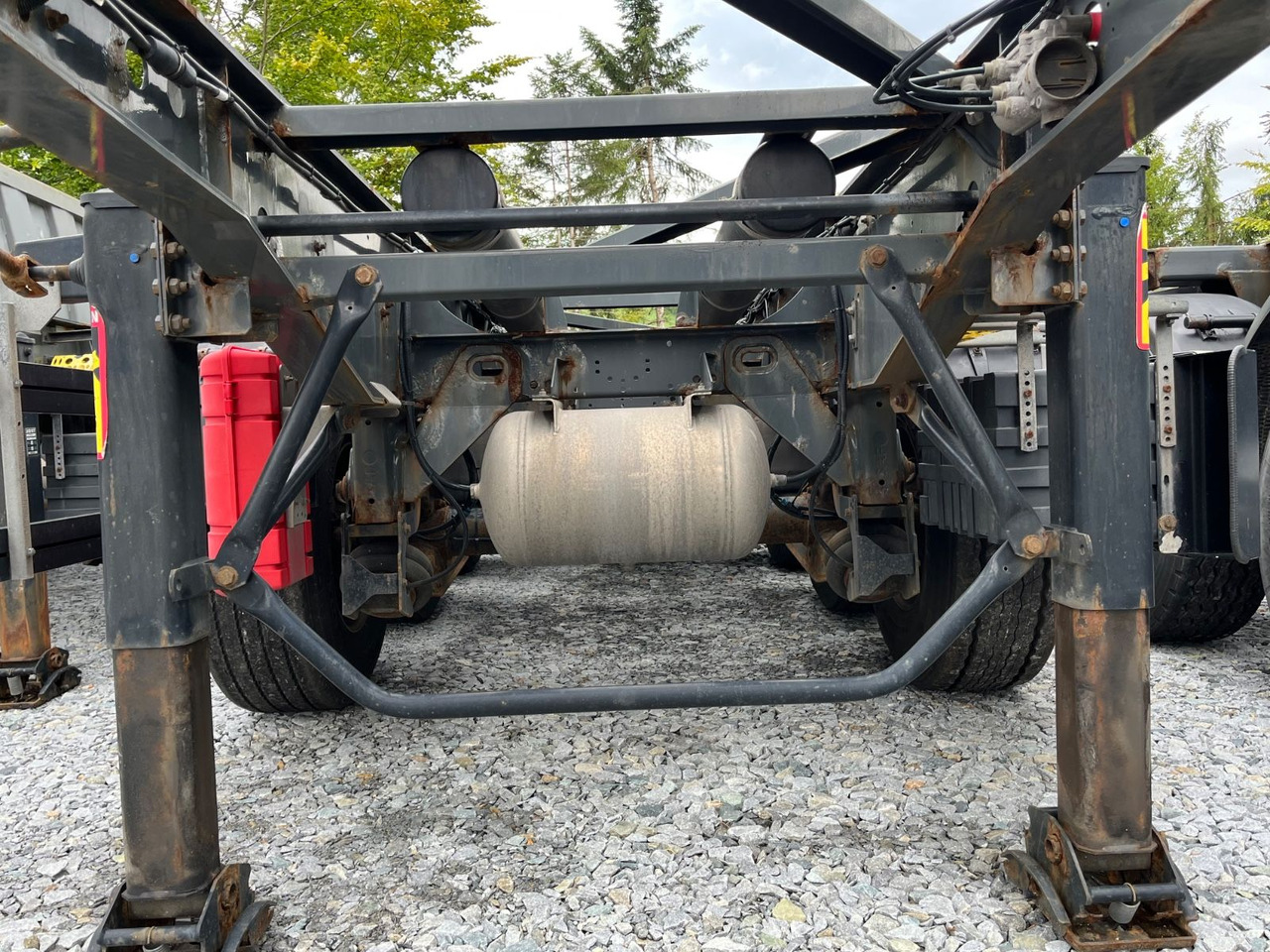 Schwarzmüller S1 R-Serie Tank Chassis ADR SAF Alufelgen - Xe chở container/ Sơ mi rơ moóc hoán đổi thân: hình 3 Schwarzmüller S1 R-Serie Tank Chassis ADR SAF Alufelgen - Xe chở container/ Sơ mi rơ moóc hoán đổi thân: hình 3
