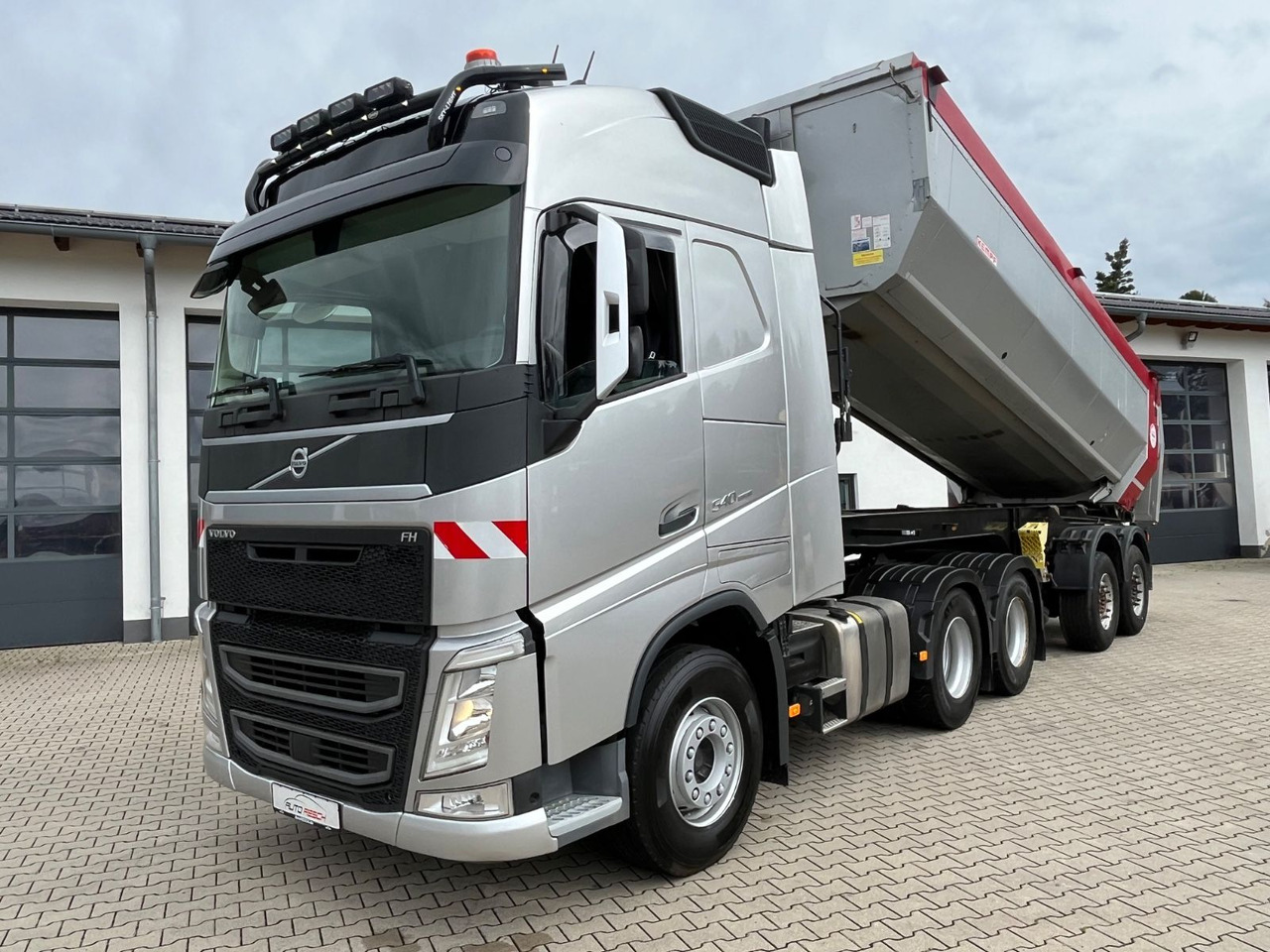 Volvo FH 540 6x4 mit Kempf Thermokippmulde - Xe đầu kéo: hình 1 Volvo FH 540 6x4 mit Kempf Thermokippmulde - Xe đầu kéo: hình 1