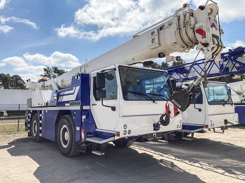 Liebherr LTM 1030-2.1 - Cẩu bánh lốp: hình 1 Liebherr LTM 1030-2.1 - Cẩu bánh lốp: hình 1