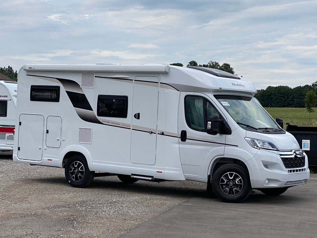Hobby OPTIMA ONTOUR EDITION V65 GE NAVI MARKISE SAT - Xe cắm trại bán tích hợp: hình 2 Hobby OPTIMA ONTOUR EDITION V65 GE NAVI MARKISE SAT - Xe cắm trại bán tích hợp: hình 2