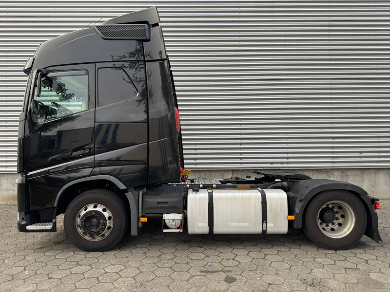 Volvo FH 420 / I-Shift / ADR / 2 Tanks / Euro 6 / NL Truck - Xe đầu kéo: hình 5 Volvo FH 420 / I-Shift / ADR / 2 Tanks / Euro 6 / NL Truck - Xe đầu kéo: hình 5